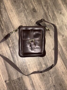 Vintage Eddie Bauer brown leather crossbody -